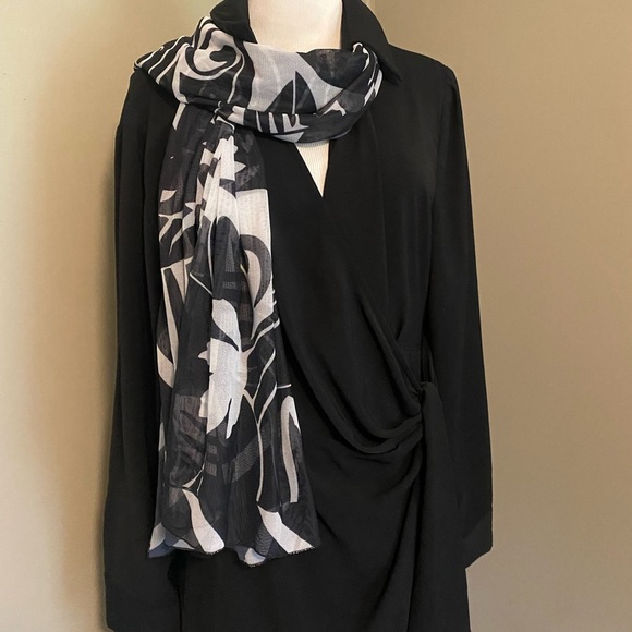 Elegant Black Wrap Dress, No Brand Tag. Approx Sz 16 - Picture 9 of 14